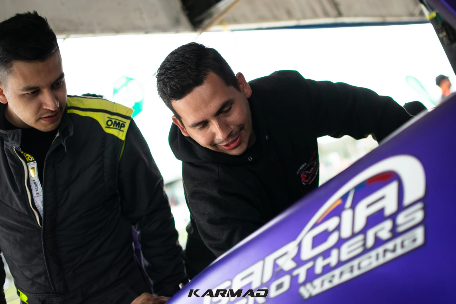 Preparación del Swift en pits durante la última fecha de 2024